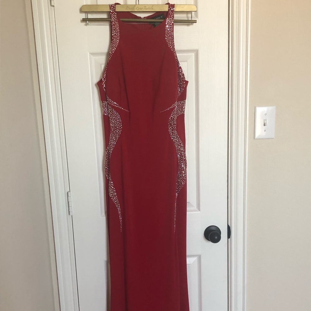 BEAUTIFUL FORMAL DRESS!